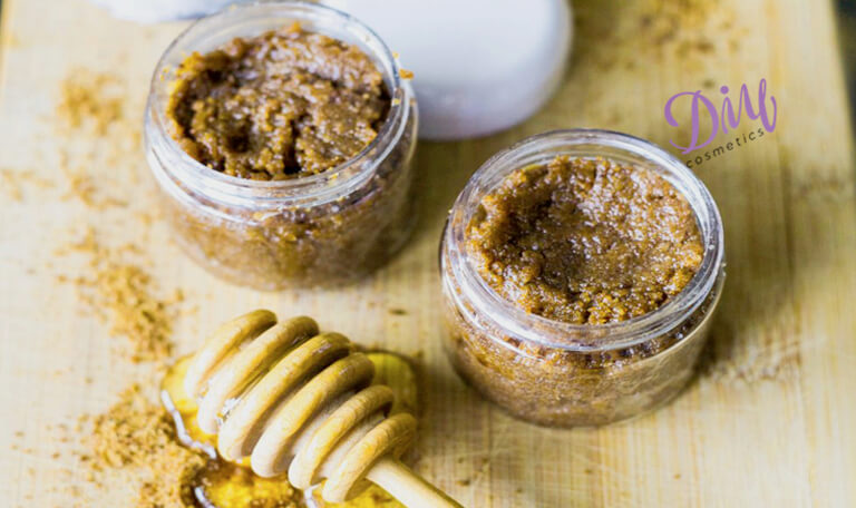 How to Make Homemade Honey and Cinnamon Lip Scrub?