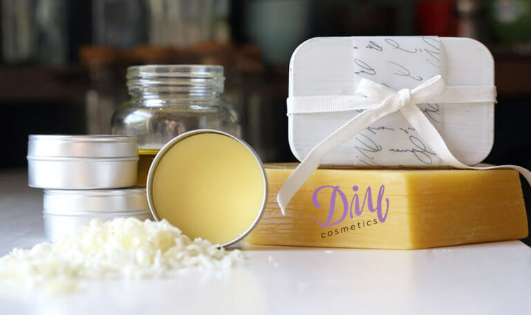Solid Perfumes with Sandalwood and Vanilla