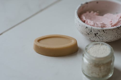 Discover the Basic Ingredients to Make Lip Scrubs